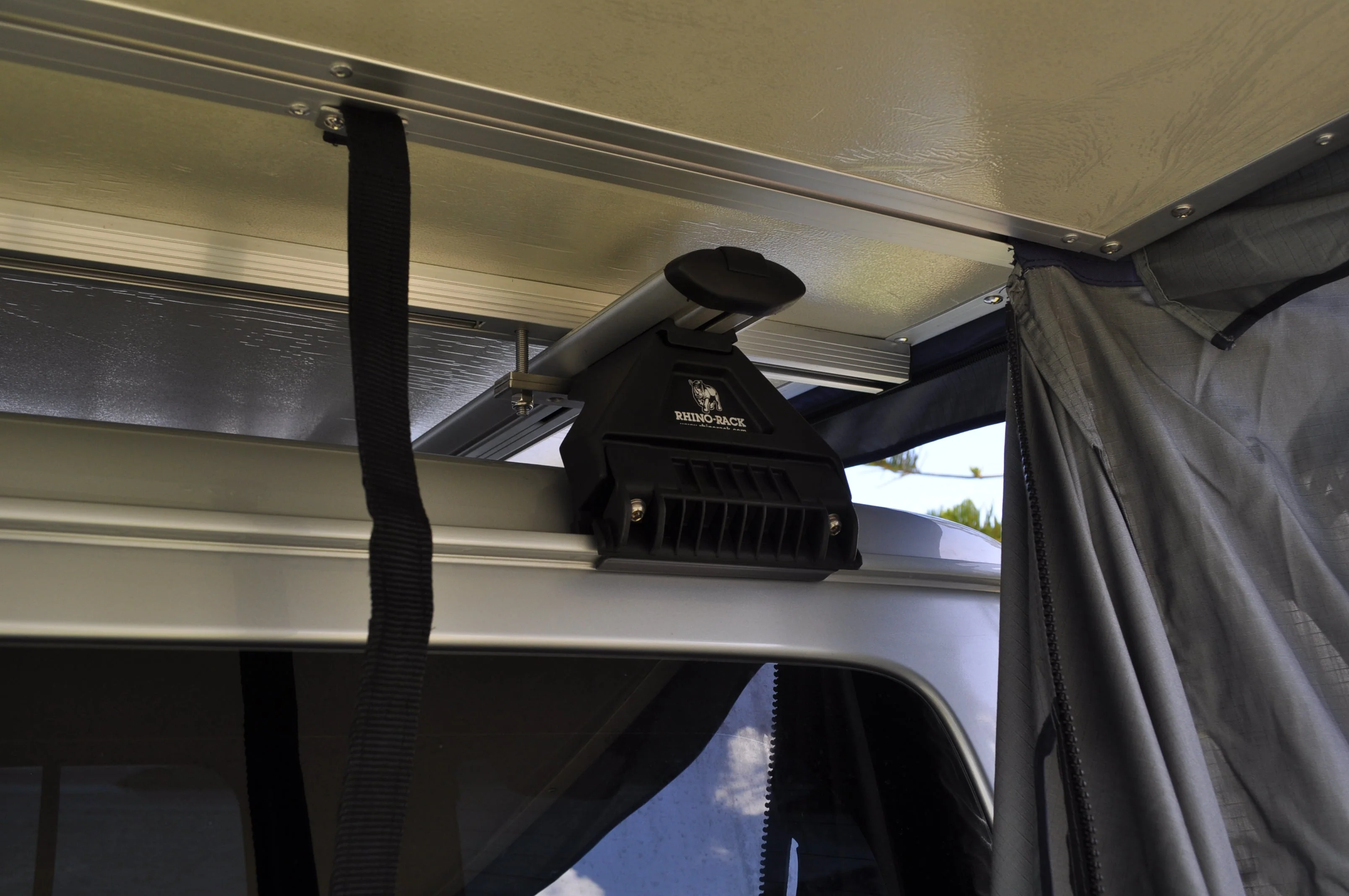 Extended Ventura Deluxe 1.4 Roof Top Tent + Side Awning (IN STOCK) - Image 29