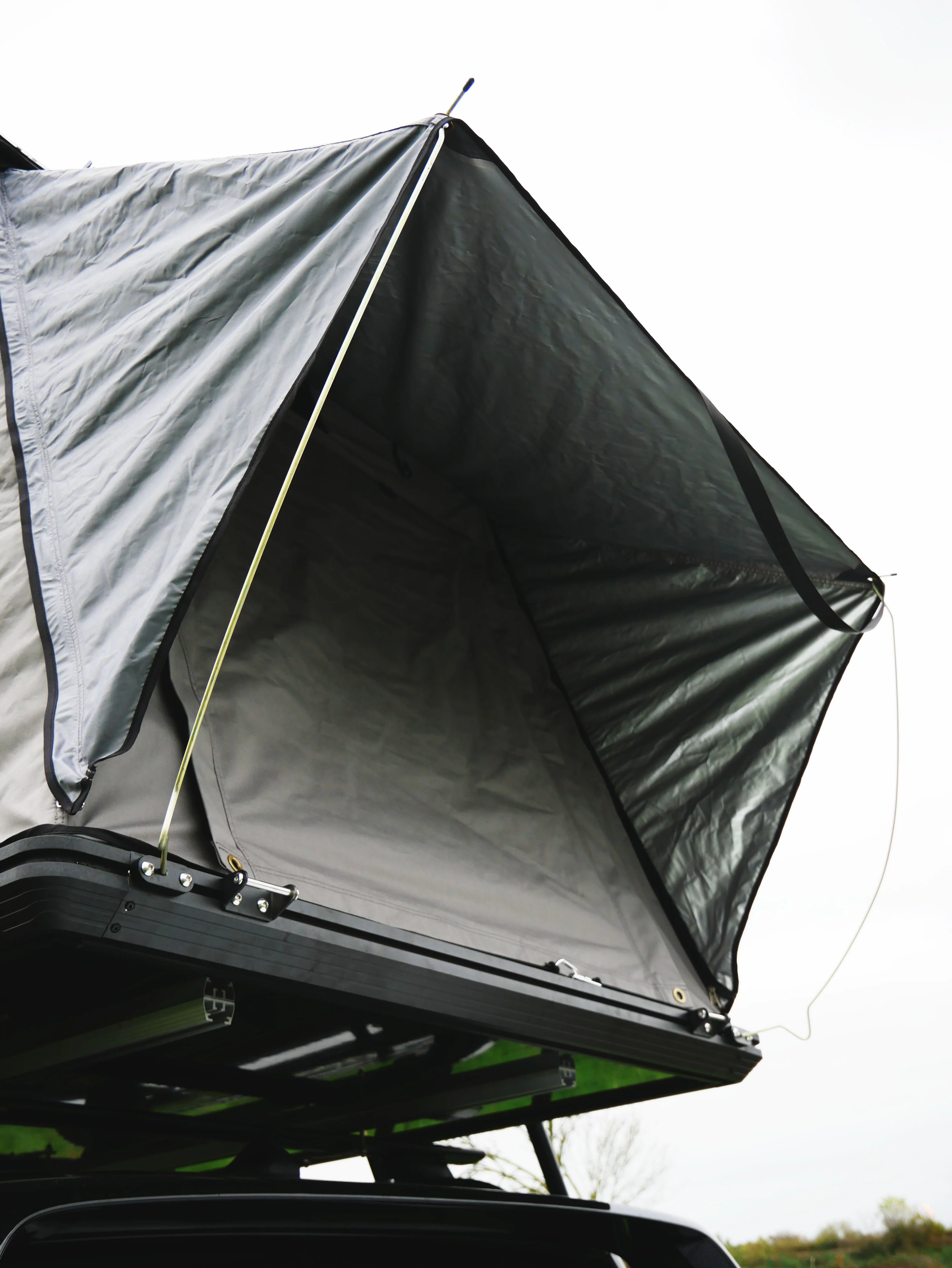 Ventura XL Aluminium Clamshell Roof Tent (IN STOCK) - Image 17
