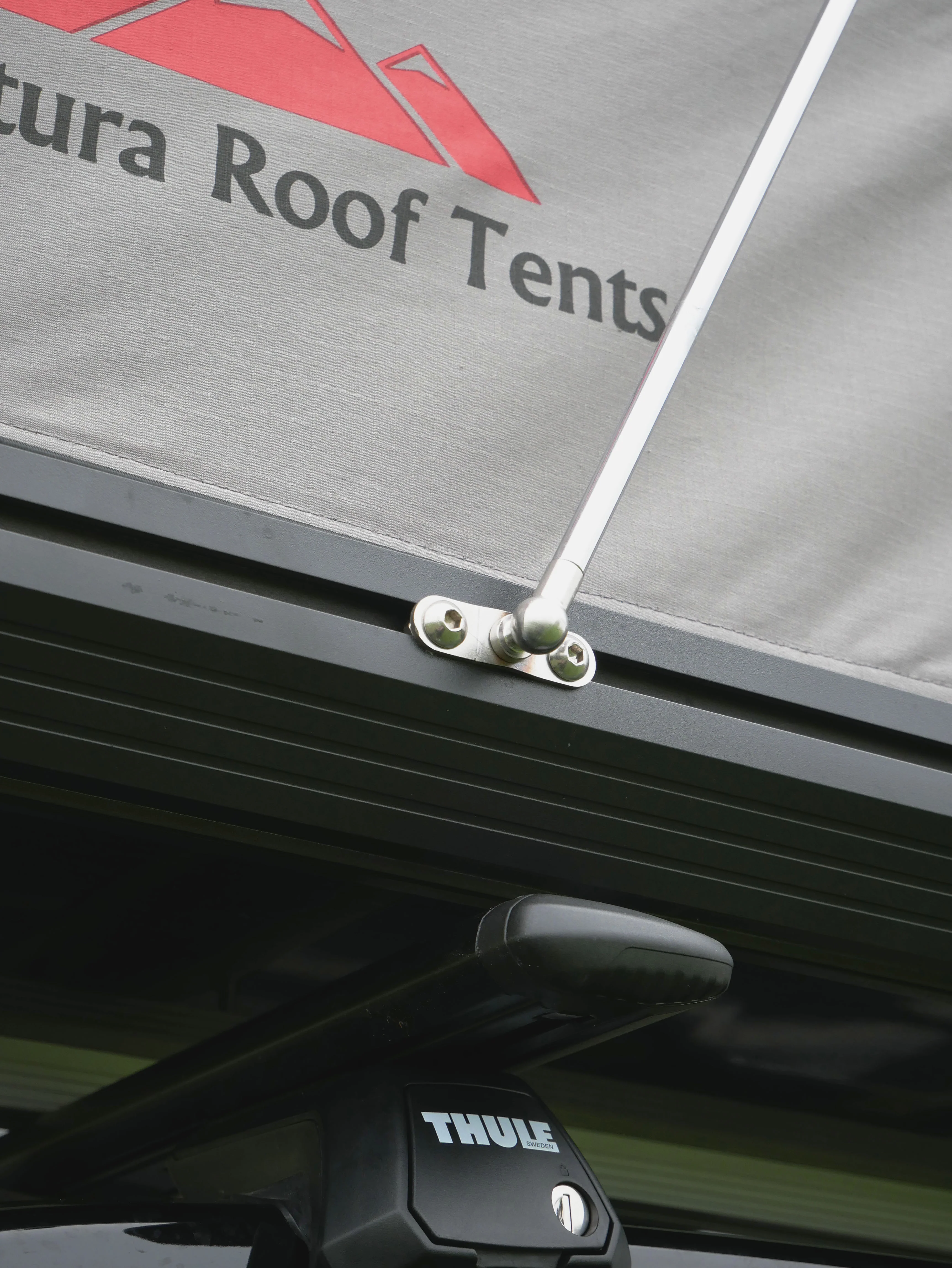 Ventura XL Aluminium Clamshell Roof Tent (IN STOCK) - Image 20